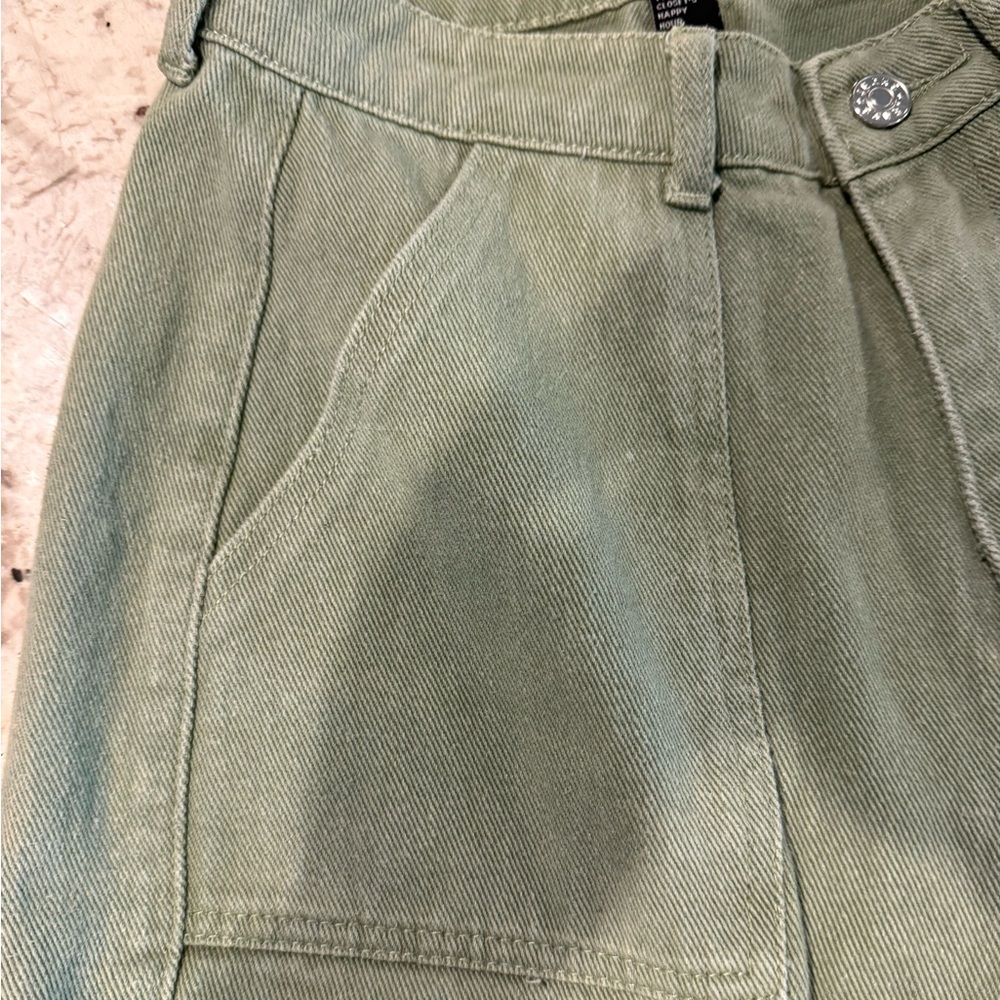*GENTLY WORN* Women's Cider XS Alessia Solid Cargo Jeans - Picture 4 of 9